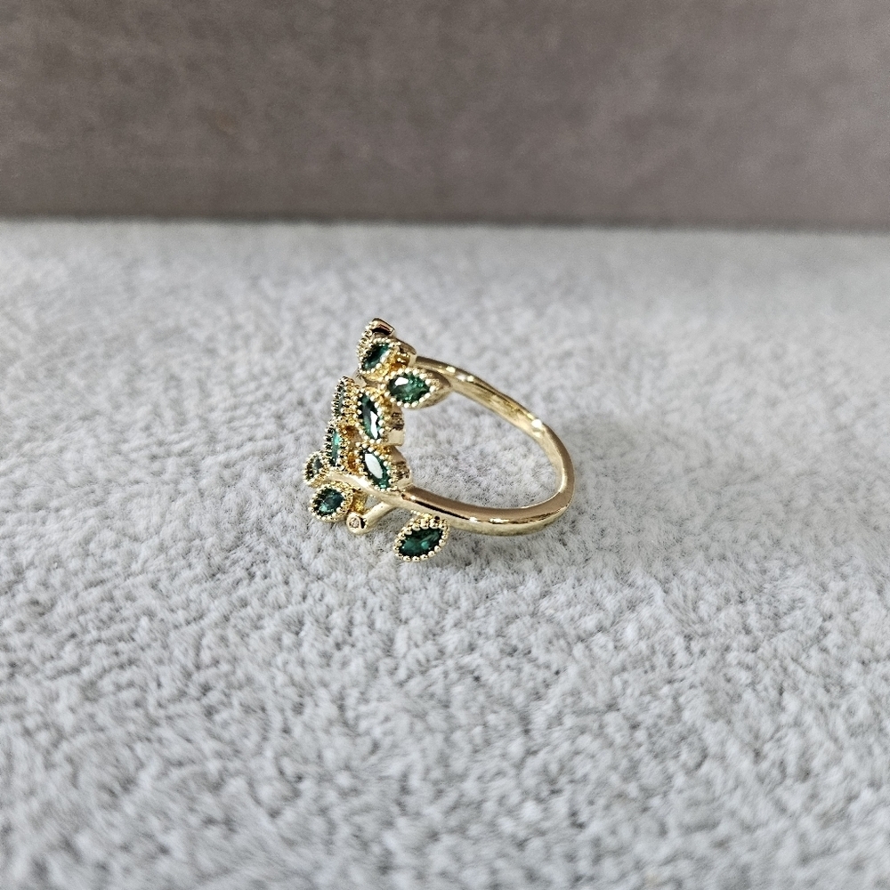 Open Leaf Ring - Picture 4 of 7